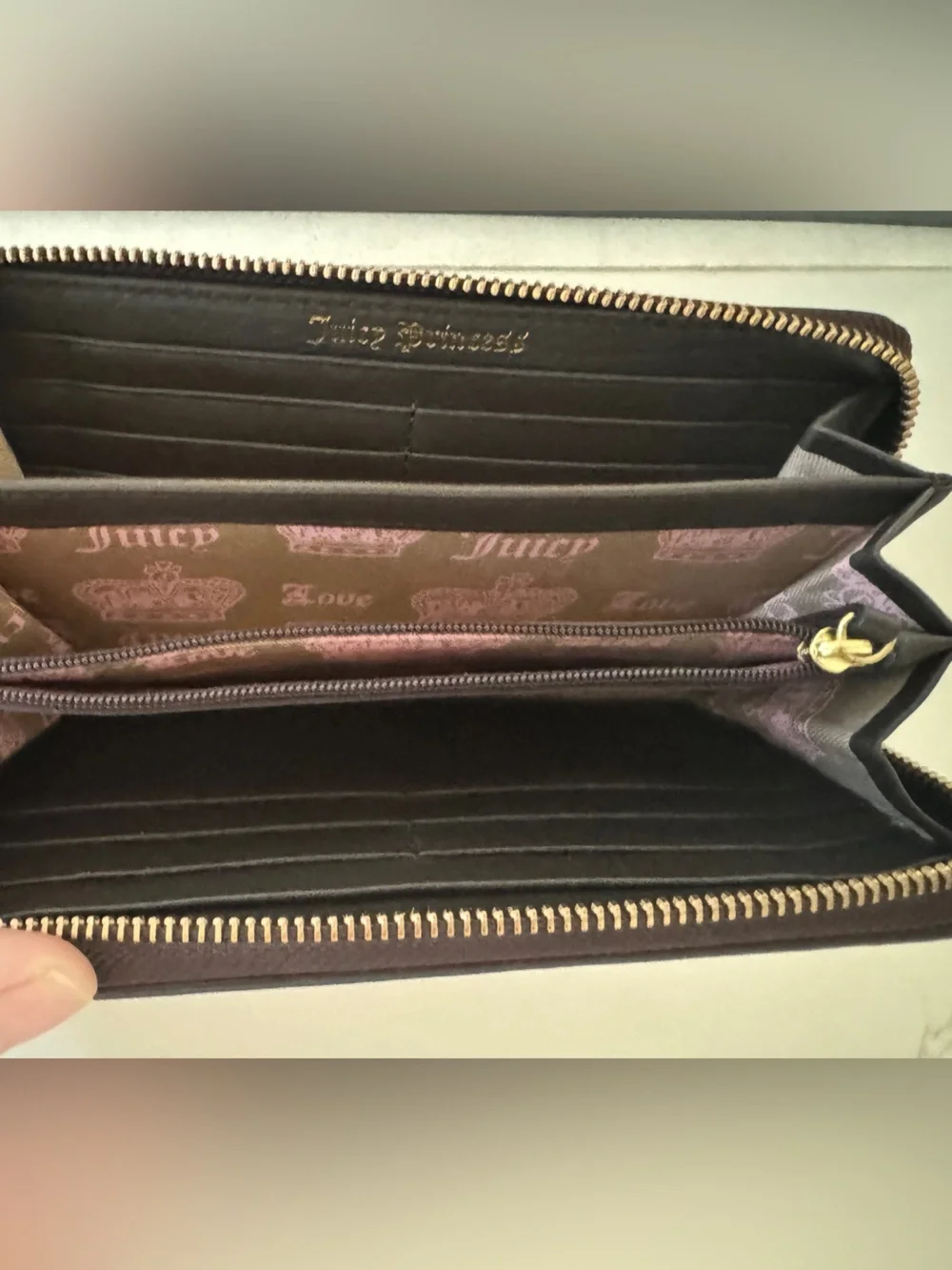 NWOT Juicy Couture Pink Velvet Crest Zip Wallet with Brown Trim - Picture 5 of 8